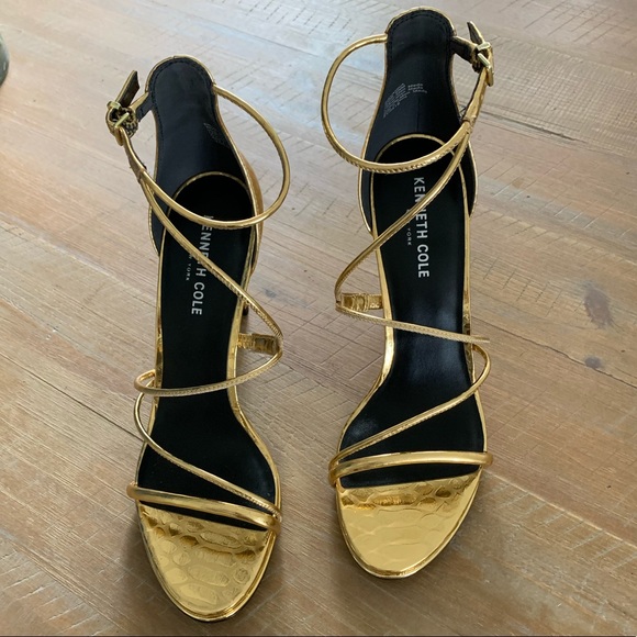 Gorgeous Kenneth Cole gold strapped heels - Picture 2 of 7